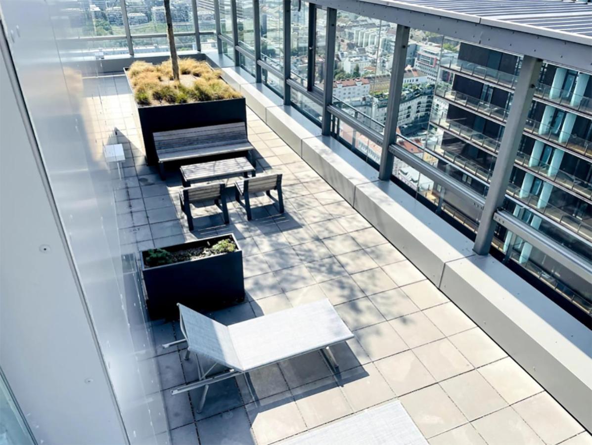 Sunrise Above Sky With Rooftop Pool 비엔나 외부 사진