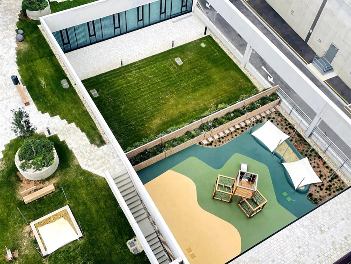 Sunrise Above Sky With Rooftop Pool 비엔나 외부 사진